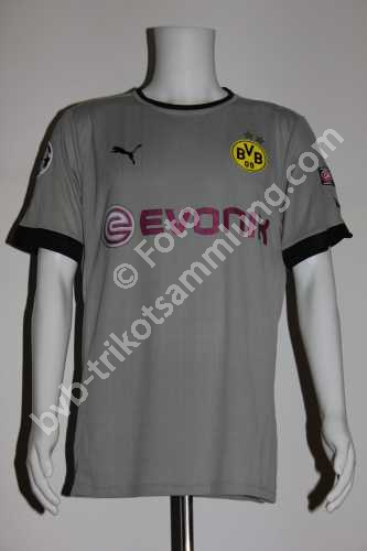 Puma Spielertrikot aus der Saison 2012 von Sven Bender Puma Spielertrikot aus der Saison 2012 von Sven Bender