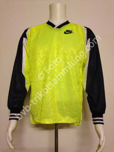 Nike Spielertrikot aus der Saison 1995 von unbekannt / Jugendbereich Nike Spielertrikot aus der Saison 1995 von unbekannt / Jugendbereich