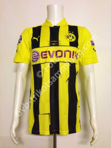 Puma Spielertrikot aus der Saison 2013 von Marco Reus Puma Spielertrikot aus der Saison 2013 von Marco Reus
