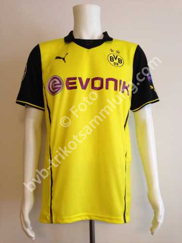 Puma Spielertrikot aus der Saison 2013 von Mats Hummels Puma Spielertrikot aus der Saison 2013 von Mats Hummels