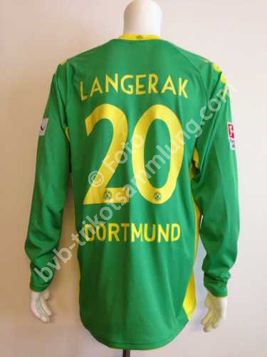Kappa Spielertrikot aus der Saison 2010 von Mitchell Langerak Kappa Spielertrikot aus der Saison 2010 von Mitchell Langerak