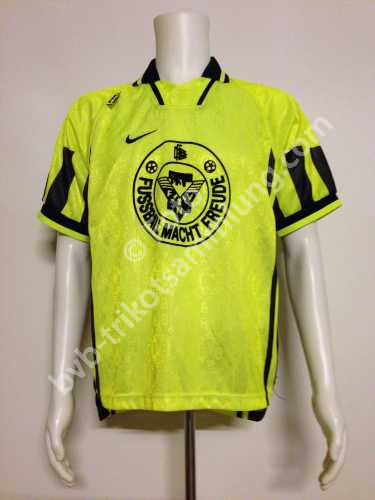 Nike Spielertrikot aus der Saison 1996 von Steffen Freund ?  Nike Spielertrikot aus der Saison 1996 von Steffen Freund ?