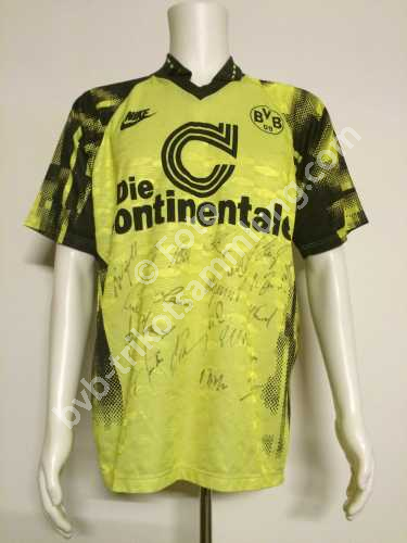 Nike Spielertrikot aus der Saison 1992 von Michael Zorc Nike Spielertrikot aus der Saison 1992 von Michael Zorc