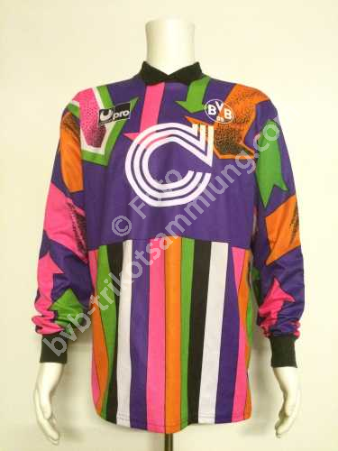 Nike in Prüfung aus der Saison 1992 von Stefan Klos Nike in Prüfung aus der Saison 1992 von Stefan Klos