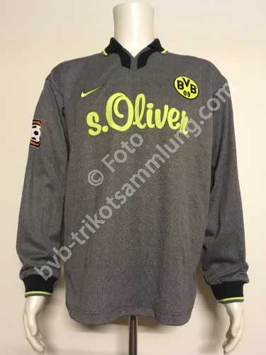 Nike Spielertrikot aus der Saison 1997 von Paulo Sousa Nike Spielertrikot aus der Saison 1997 von Paulo Sousa