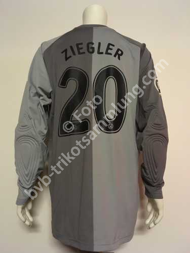 Nike in Prüfung aus der Saison 2007 von Marc Ziegler Nike in Prüfung aus der Saison 2007 von Marc Ziegler