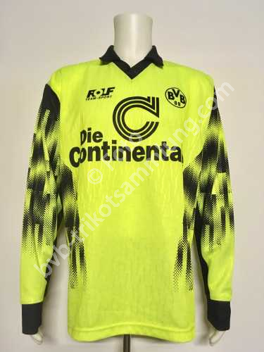 Nike Fantrikot aus der Saison 1992 von Stéphane Chapuisat Nike Fantrikot aus der Saison 1992 von Stéphane Chapuisat